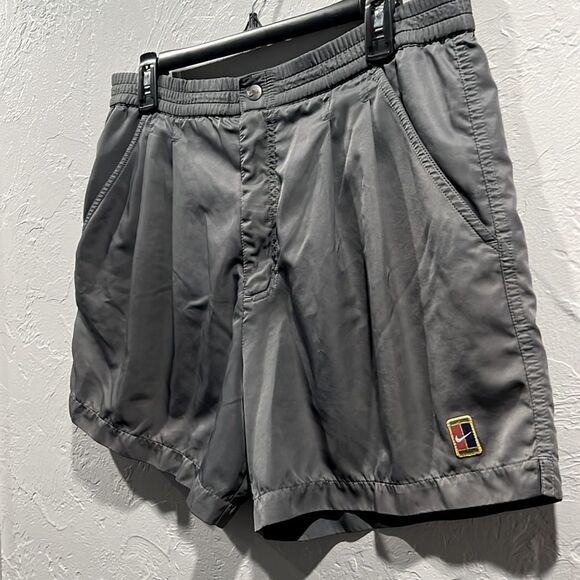 🎾Vintage 90’s NIKE Agassi Challenge Court Mens Sz Medium Polyester Tennis Short - Picture 2 of 11